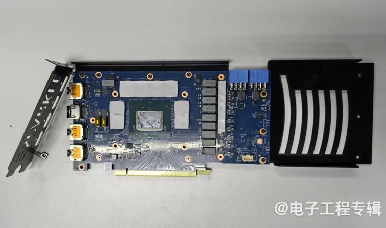 Intel顶配游戏显卡拆解，里面长什么样？(图11)