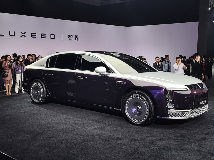 华为高端局：手表2万多，电动车100多万，都是谁在买？(图11)