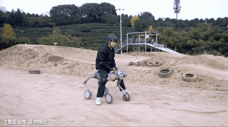 宇树科技人形机器人“翻车”,两条腿的还是不稳吗?(图8) 宇树科技人形机器人“翻车”,两条腿的还是不稳吗?(图8)