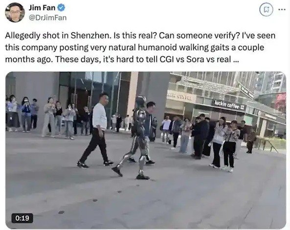 深圳一机器人街头散步成网红，简直太像个人了！(图1)