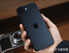 iPhone SE 4真机细节全揭秘，A18芯片加持，打造更强中端机型？(图5)