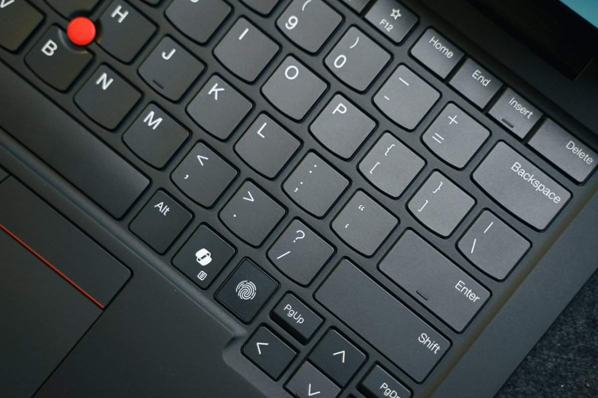 984g轻薄本 VS 几年前2公斤游戏本，结果令人唏嘘…(图37)