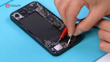 拆解苹果iPhone 16e，入门机王者还是智商税？(图4)